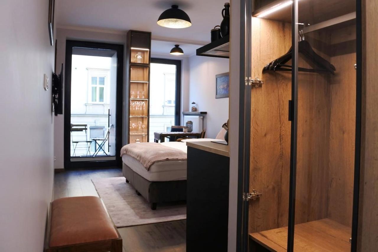 Boutique 108 - Old City, Luxury Apt. With A Garage Krakkó Kültér fotó